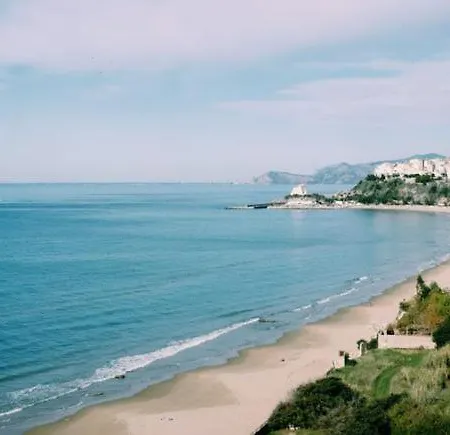 2 Hébergement de vacances *